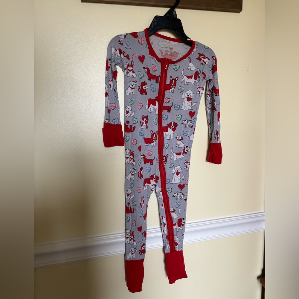 Little sleepies 12/18 valentines puppy and cats